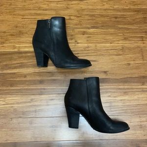 Taxi genuine leather Bootie Abby-01